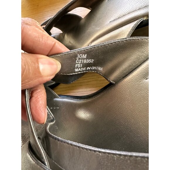 Caressa Size 10M Metallic Silver Strappy Wedge Sandals - Picture 8 of 16